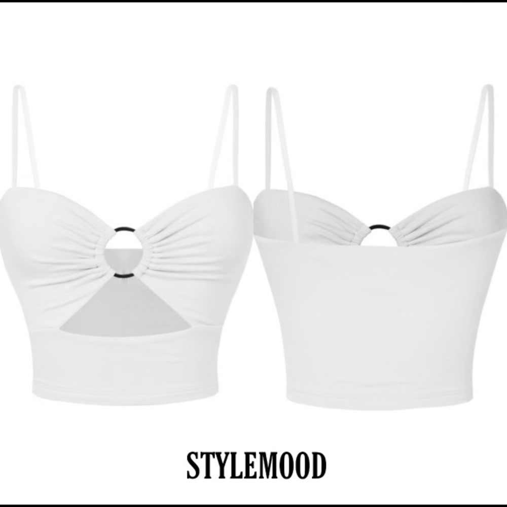 Beautiful O Ring Ruched Crop Top 🖤 - Picture 4 of 5